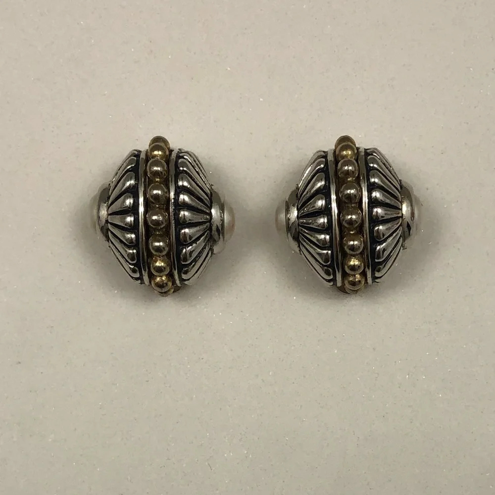 Vintage Shell Silver Earring - Picture 2 of 6